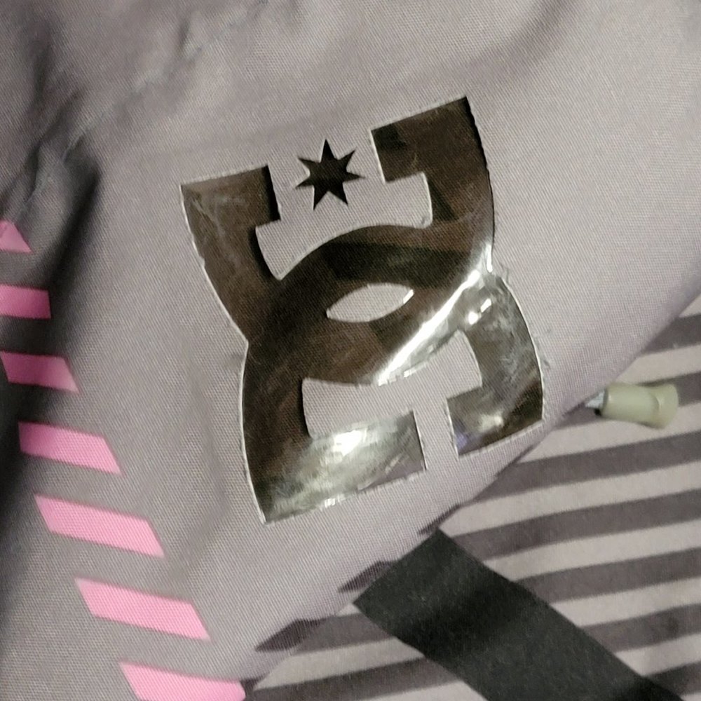 DC Snowboarding/Ski Jacket (Ladies L) - Picture 5 of 7